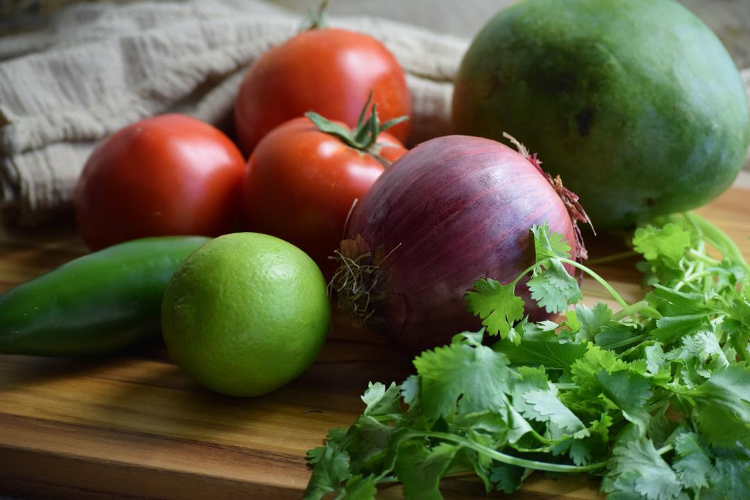 photo of raw, fresh ingredients to be used in salsa